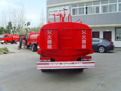 東風(fēng)小霸王雙排供水消防車(chē)